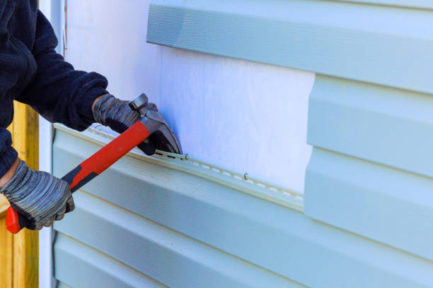 Trusted Siding Contractor service in Abingdon, IL - Squared Siding